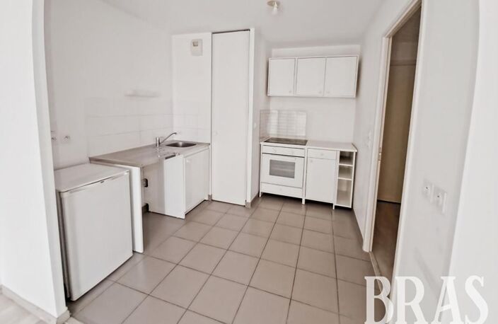 Coubertin, Appartement T2 avec terrasse — photo 5