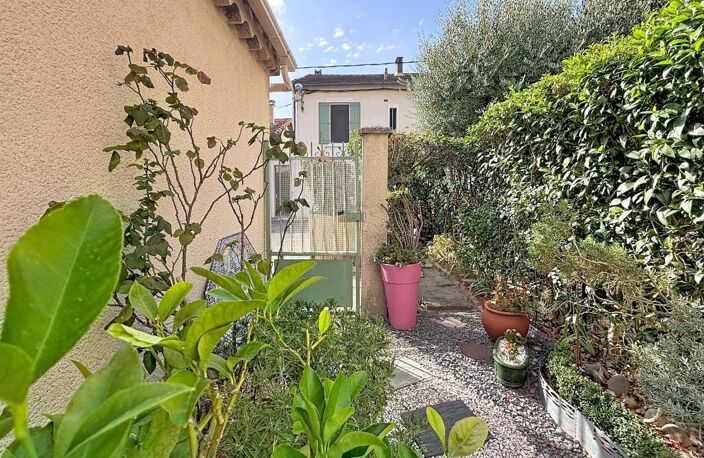Extra-muros Les Sources – Maison récente avec jardinet, garage et cour privative — photo 3