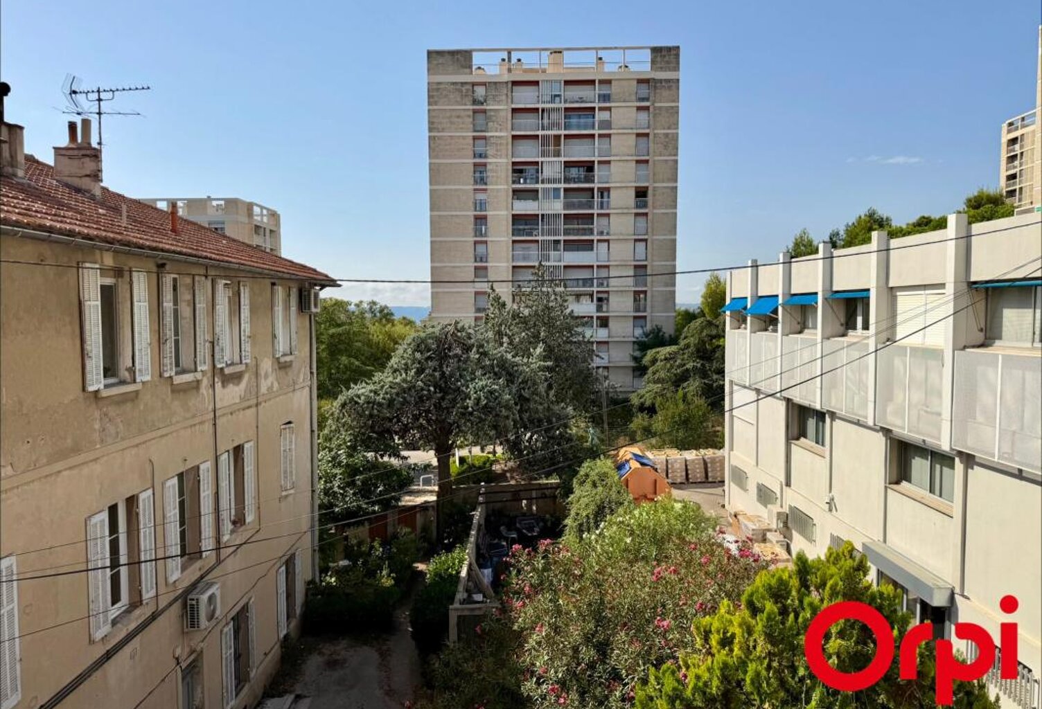 APPARTEMENT T3 DE 96 M² À DOUBLE USAGE : HABITATION ET ACTIVITÉ PROFESSIONNELLE MARSEILLE 13e – SAINT-JÉRÔME / MALPASSÉ — photo 1