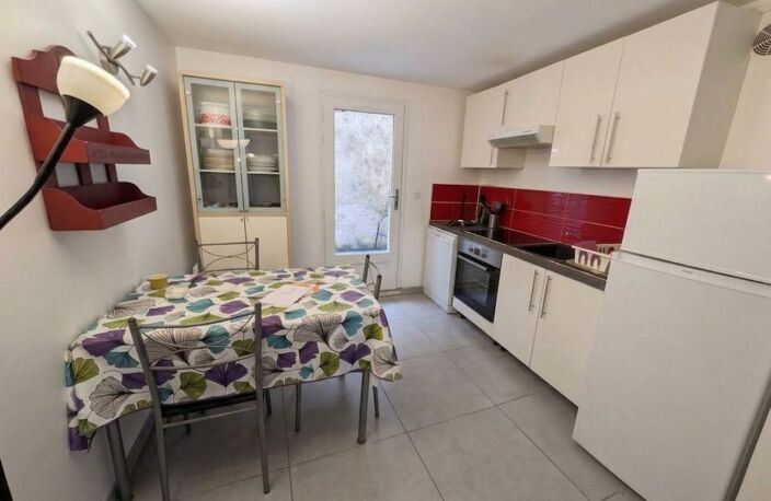 Maison intra muros avec cour quartier recherché — photo 3