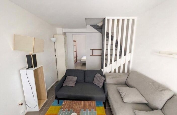 Maison intra muros avec cour quartier recherché — photo 4