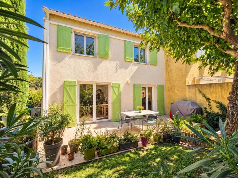 Maison À Vendre - 3 chambres - Montfavet - Garage et piscine — photo 1