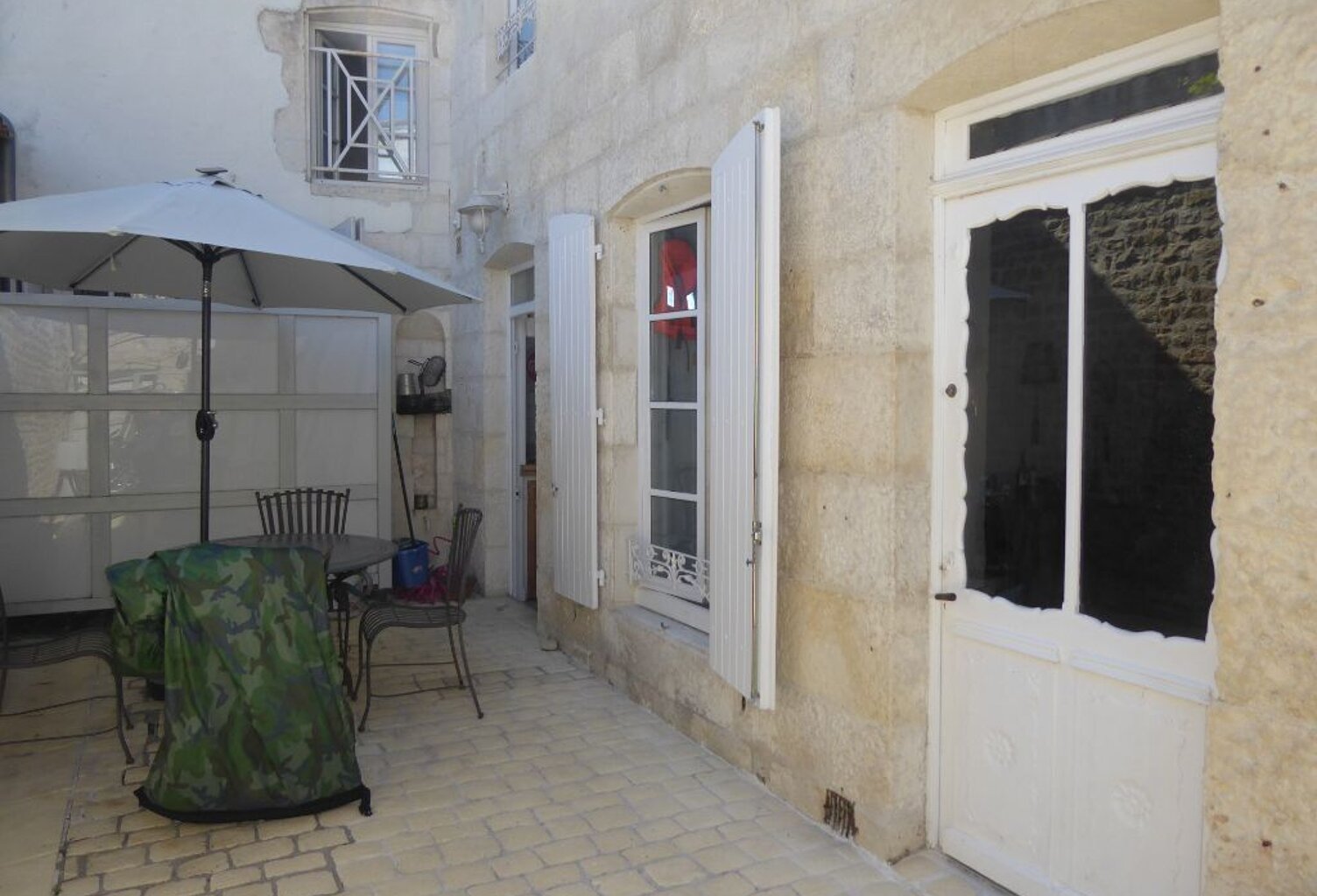 Appartement coeur de village de La Flotte — photo 1