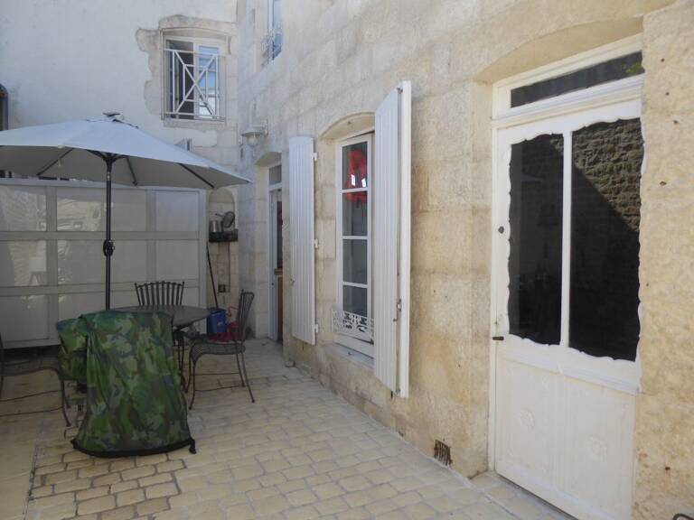 Appartement coeur de village de La Flotte — photo 1