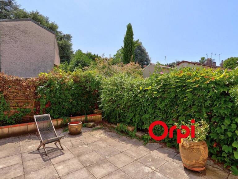   RARE À LA VENTE – Charme de l'ancien & Extérieur au calme absolu en plein centre d'Oullins ! — photo 1