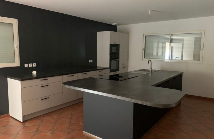 Maison Nimes 5 pièce(s) 118.65 m2 — photo 2