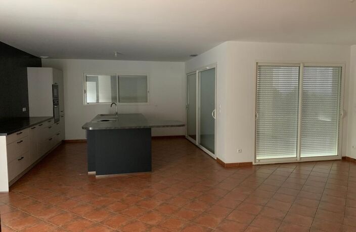 Maison Nimes 5 pièce(s) 118.65 m2 — photo 3