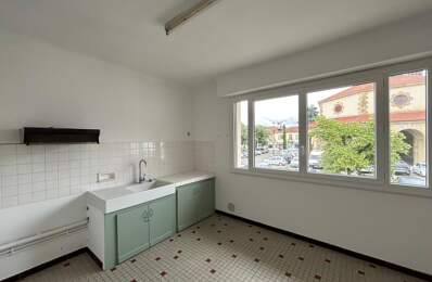 Appartement T3 en centre-ville avec balcon — photo du bien
