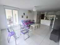 T2 avec terrasse, cave et stationnement - SIX FOURS LES PLAGES — photo 4