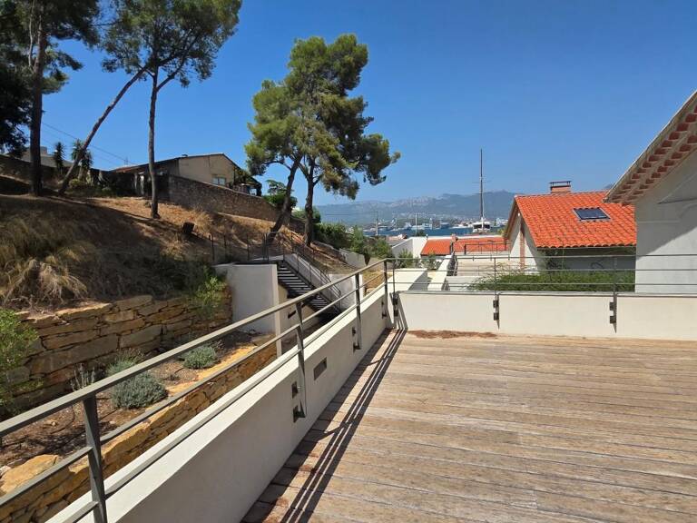 Loft d'exception de 183m² avec patio et toit terrasse - vue mer quartier Tamaris - Balaguier 83500 — photo 1