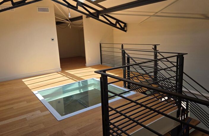 Loft de 221m² avec terrasse et jardin privatifs à Tamaris - Balaguier 83500 — photo 4