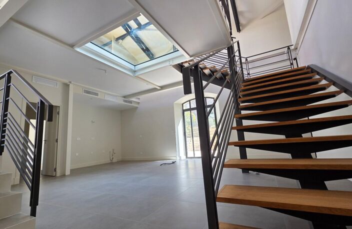 Loft de 221m² avec terrasse et jardin privatifs à Tamaris - Balaguier 83500 — photo 5