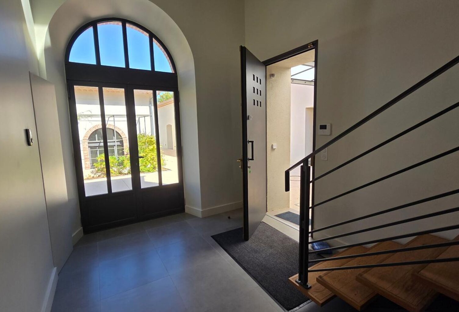 Loft T5 de 181m² dans une copropriété d'exception avec patio, jardin et toit terrasse La Seyne Sur Mer - Balaguier — photo 1