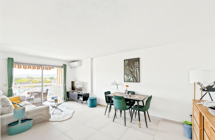 Appartement T2 + Stationnement Proche Mer - À Vendre — photo 2