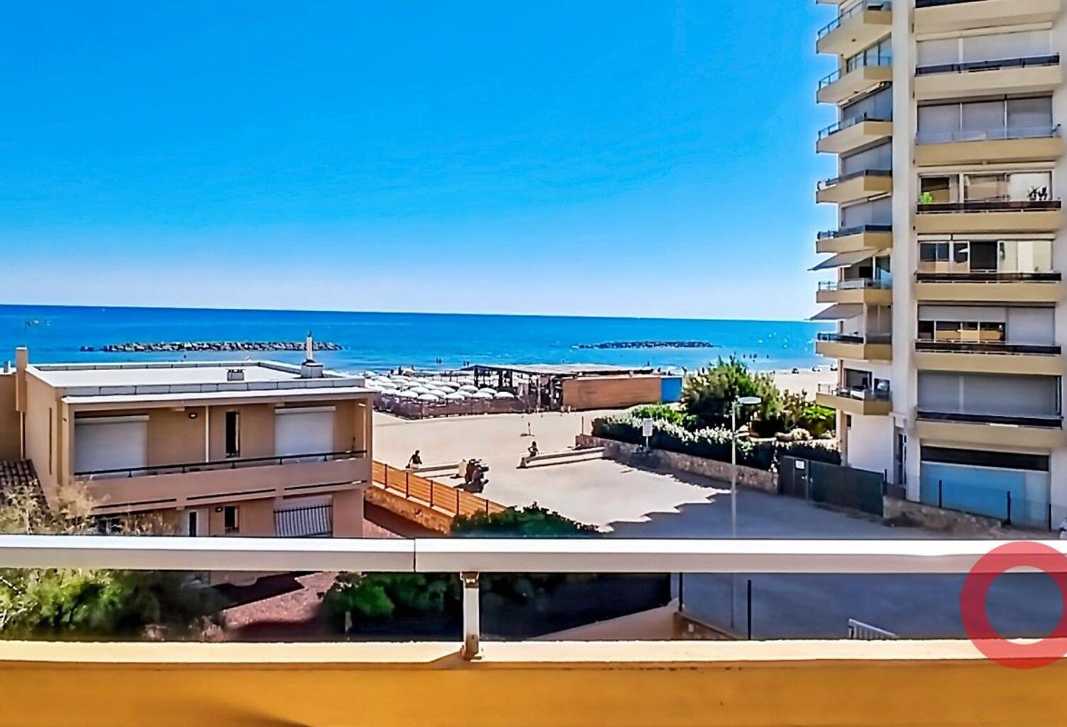 À Vendre : Appartement vue mer, plage, stationnement, garage possible — photo 1