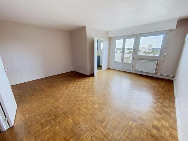 Appartement À Vendre place Rabelais avec parking — photo du bien