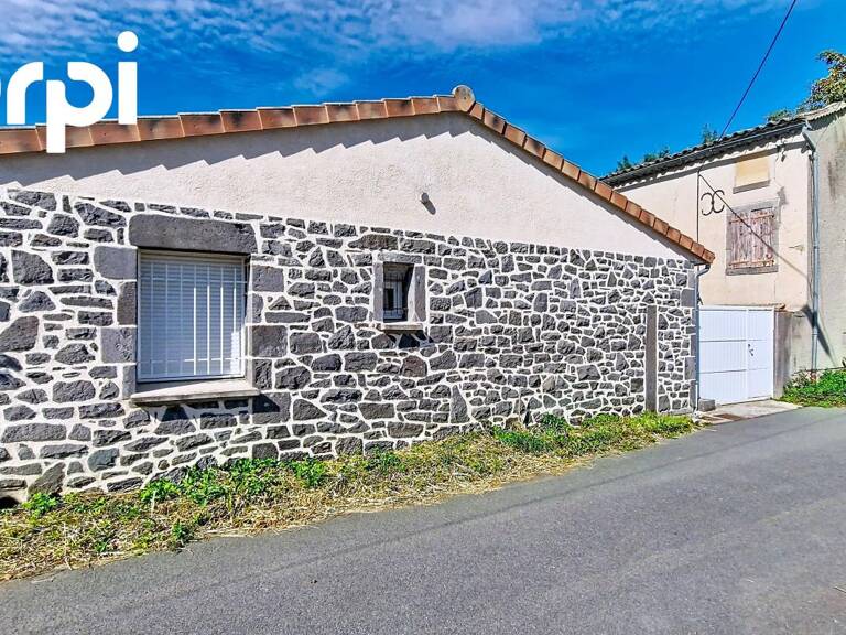 LUSSAT : Ensemble immobilier à fort potentiel — photo 1