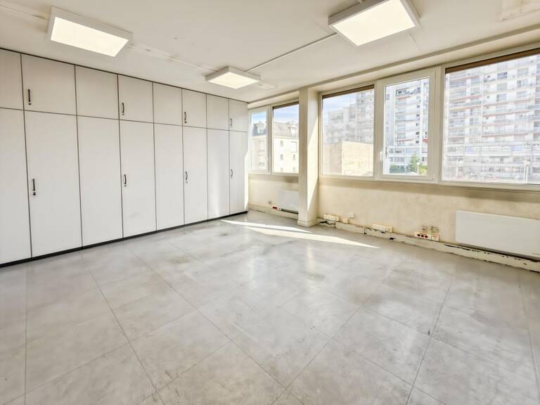   BUREAU 22 m² À LOUER — HYPER-CENTRE D'ORLÉANS   — photo 1