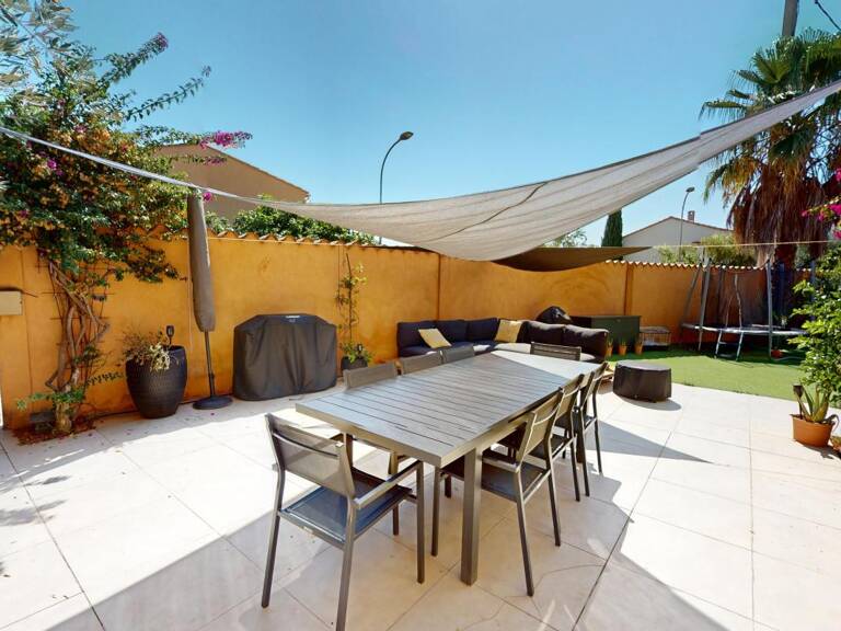 EXCLUSIVITE : LA CRAU BELLE MAISON CALME AVEC PISCINE — photo 1