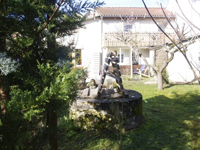Maison à vendre à Vic Fezensac 32190 , 6 pièces, 2/3 chambres, jardin exposition Sud /Est, puits, garage et parking — photo 1