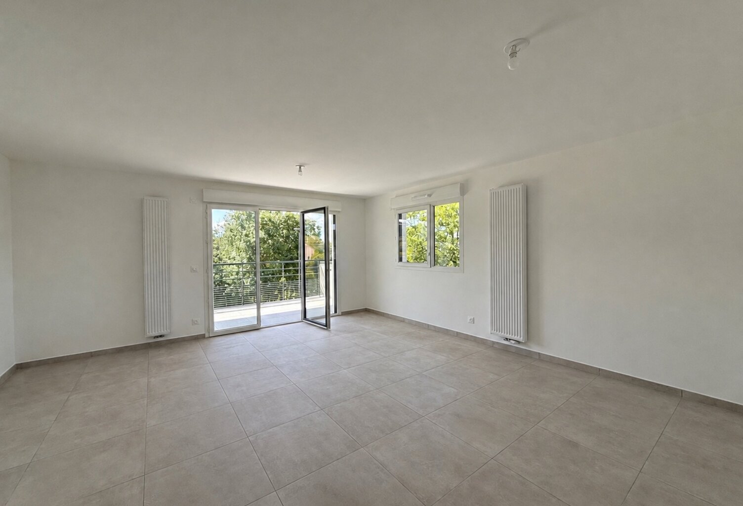 À vendre – Appartement T4 traversant de 95 m² à Ambilly (74) — photo 1
