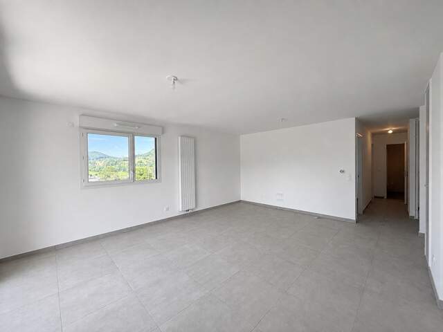 À vendre – Appartement T3 de 68 m² avec balcon à Ambilly (74) — photo du bien