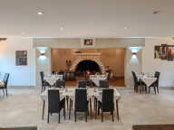 Ensemble immobilier avec restaurant et habitations — photo 2