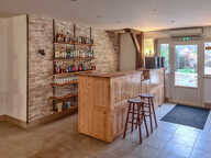 Ensemble immobilier avec restaurant et habitations — photo 4