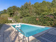 Ensemble immobilier avec restaurant et habitations — photo 2