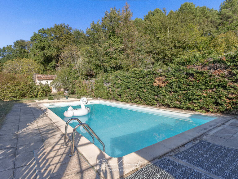 Ensemble immobilier avec restaurant et habitations — photo 1