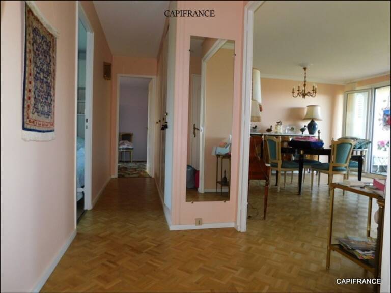A ECULLY (69) EXCLUSIVITE APPARTEMENT 81 m² TRAVERSANT 3 CHAMBRES, BALCON, CAVE, 5ème étage ASCENSEUR — photo 1
