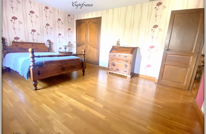 Dpt  (93), à vendre  maison P6 de 255 m² - Terrain de 808,00 m² — photo 2
