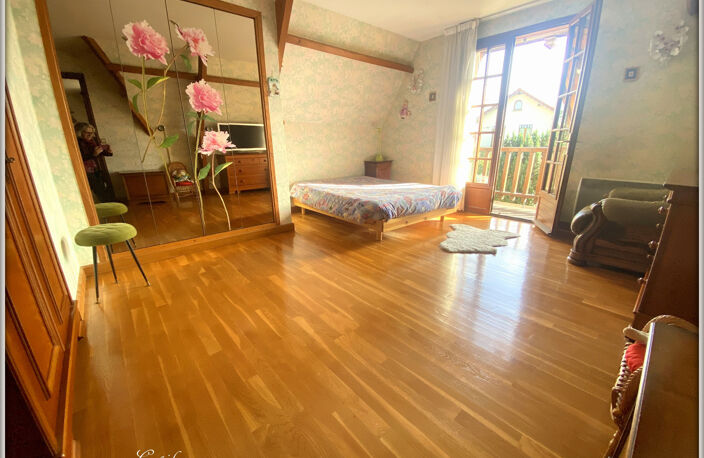 Dpt  (93), à vendre  maison P6 de 255 m² - Terrain de 808,00 m² — photo 3