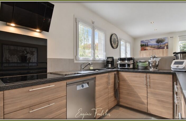 Villa plain pied avec garage et piscine au calme — photo 4