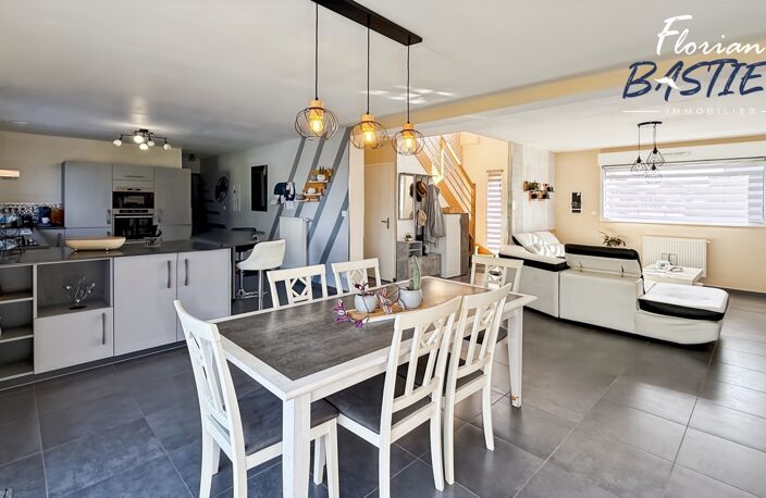 OISY – PAVILLON INDIVIDUEL RÉCENT AVEC PISCINE DANS UN SECTEUR RÉSIDENTIEL PRISÉ — photo 2