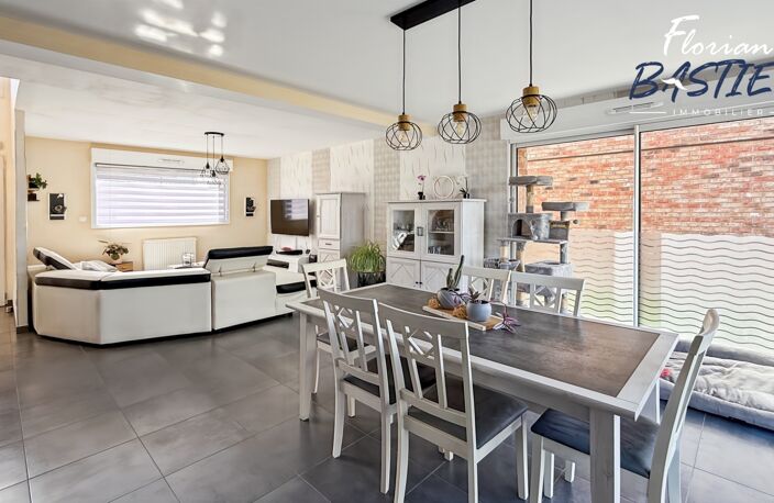 OISY – PAVILLON INDIVIDUEL RÉCENT AVEC PISCINE DANS UN SECTEUR RÉSIDENTIEL PRISÉ — photo 3