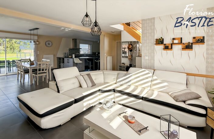 OISY – PAVILLON INDIVIDUEL RÉCENT AVEC PISCINE DANS UN SECTEUR RÉSIDENTIEL PRISÉ — photo 4
