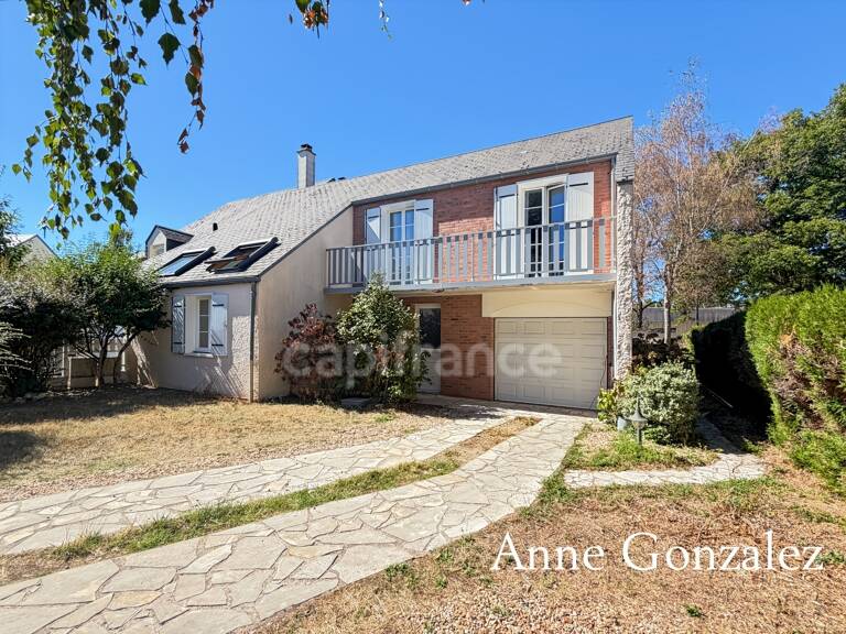 ORLEANS LA SOURCE, aux portes de la Sologne, à vendre maison familiale avec balcon, jardin clos sans vis-àvis et garage + trois places de parking — photo 1