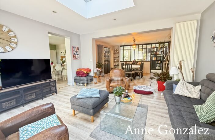 ORLEANS LA SOURCE, aux portes de la Sologne, à vendre maison familiale avec balcon, jardin clos sans vis-àvis et garage + trois places de parking — photo 3