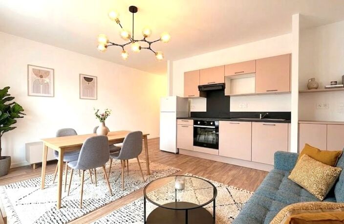 Dpt Finistère (29), à vendre QUIMPER appartement T2 dernier étage de 45 m² habitable - Terrasse - Box - Parking souterrain — photo 2
