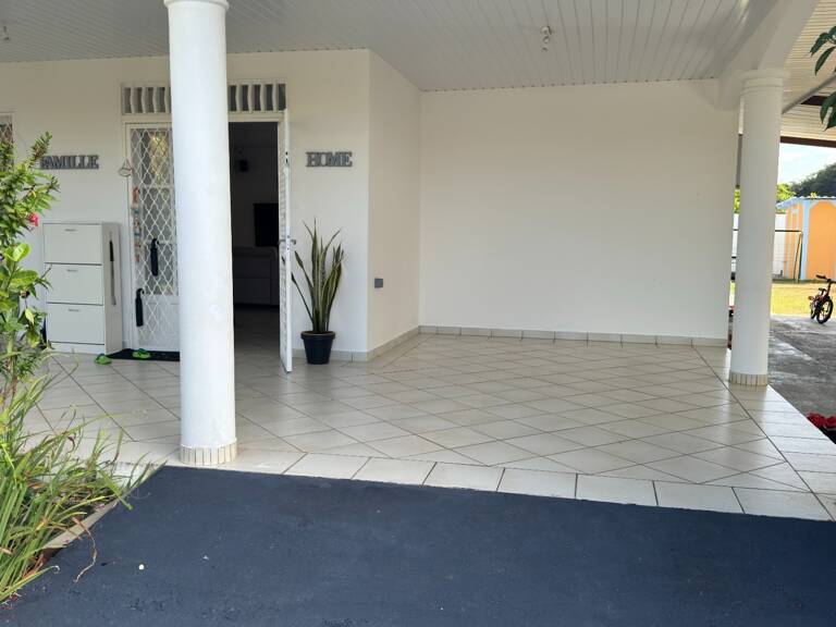 Une maison clé en main qui n'attend plus que vous (973) — photo 1