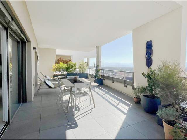 Appartement à vendre 4 pièces DIVONNE LES BAINS (01) – Résidence Le Stallion Élégance, terrasse panoramique et vue Mont Blanc — photo du bien
