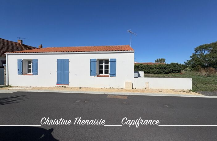 Maison à vendre 3 pièces coeur de ville avec terrain BEAUVOIR SUR MER (85) — photo 4