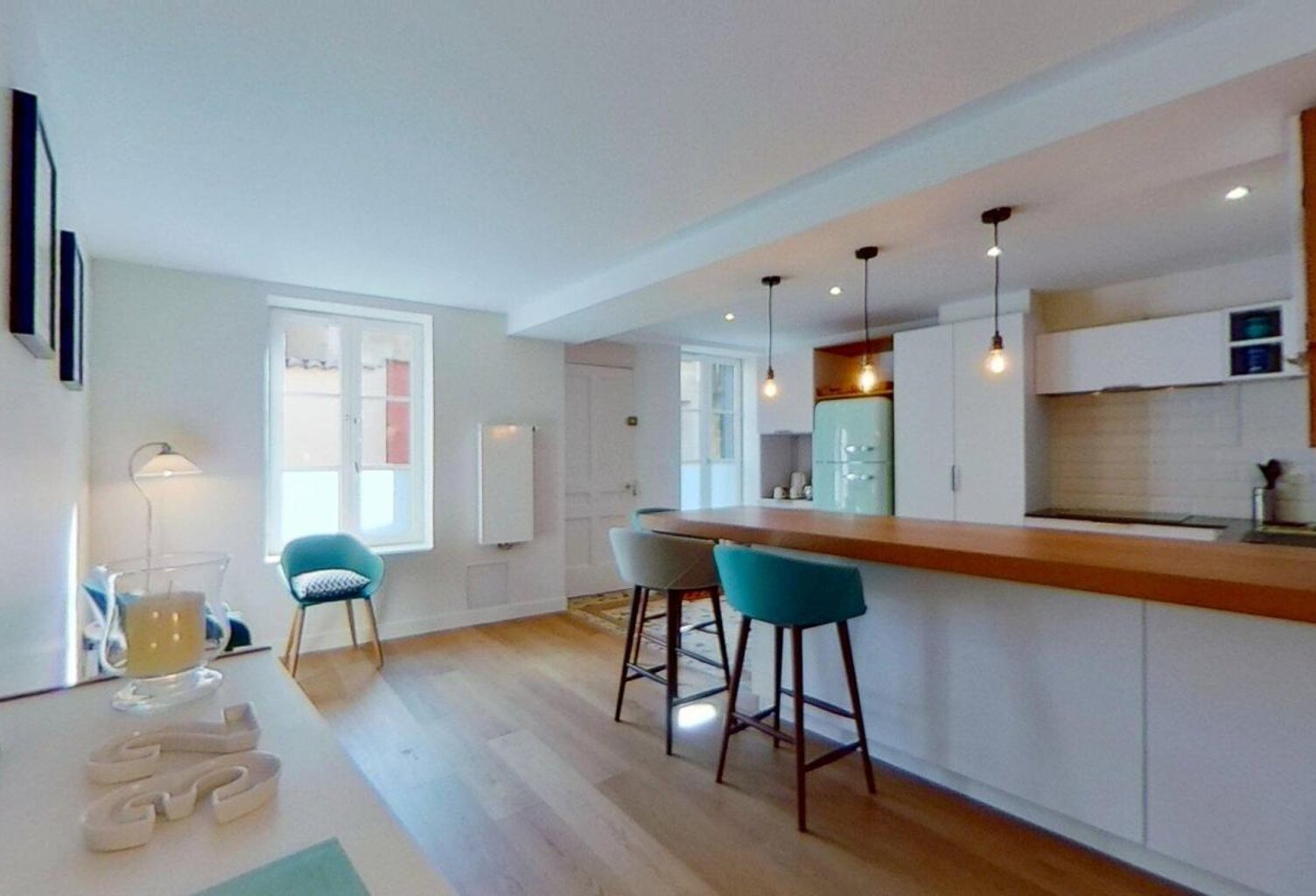 67 RUE DE TREVES-Rochetaillée sur Saône-69270 - T5 Meublé - 995 €CC — photo 1