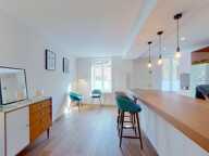 67 RUE DE TREVES-Rochetaillée sur Saône-69270 - T5 Meublé - 995 €CC — photo 4