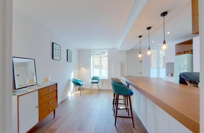 67 RUE DE TREVES-Rochetaillée sur Saône-69270 - T5 Meublé - 995 €CC — photo 4