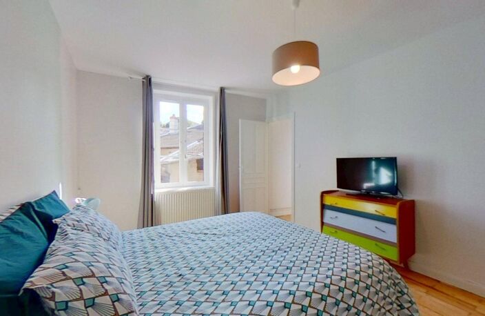 67 RUE DE TREVES-Rochetaillée sur Saône-69270 - T5 Meublé - 995 €CC — photo 5