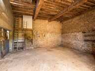 Poleymieux au Mont d'Or - Maison de caractère - 176 M² -  Dépendances - A rénover — photo 4