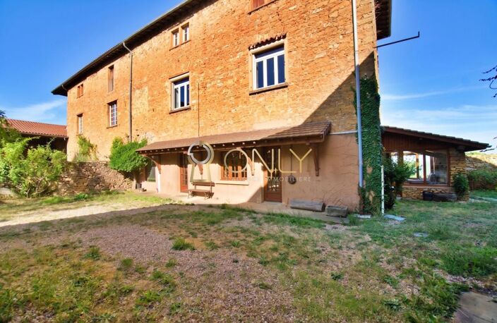 Poleymieux au Mont d'Or - Maison de caractère - 176 M² -  Dépendances - A rénover — photo 5
