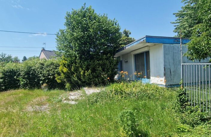 Terrain de 855 m2 avec maison de 45 m² et garage — photo 3